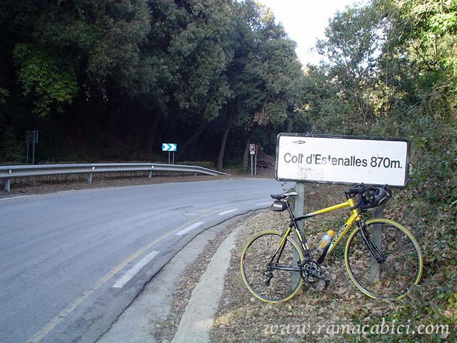 Primeros metros con Montserrat al fondo