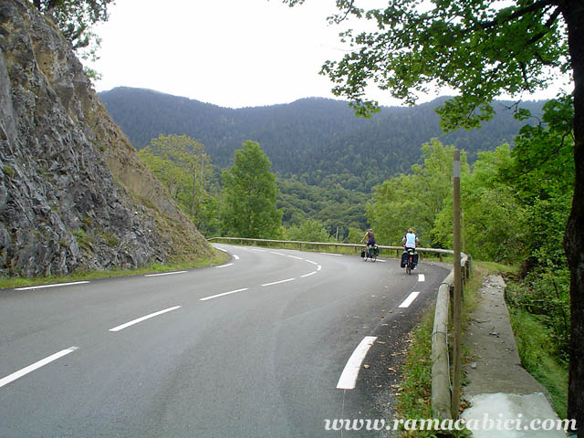 Cocloturistas a mitad de ascensin