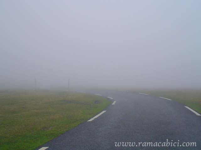 ltimos metros entre la niebla